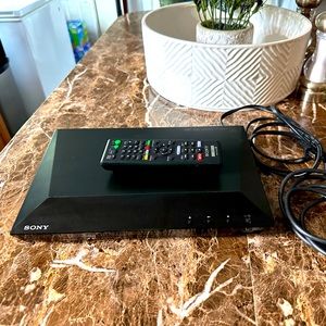 Sony Blu Ray Disc DVD Player Model: BDP-BX110 Smart Player Remote Included. Used